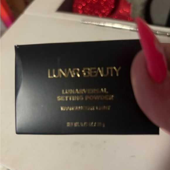 Lunar Beauty Translucent Setting Powder - Picture 4 of 4